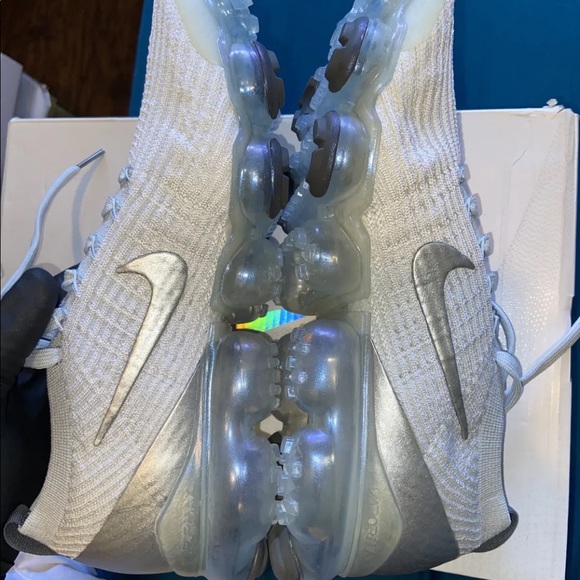 NIKE AIR VAPORMAX FLYNIT 3 - Picture 5 of 9